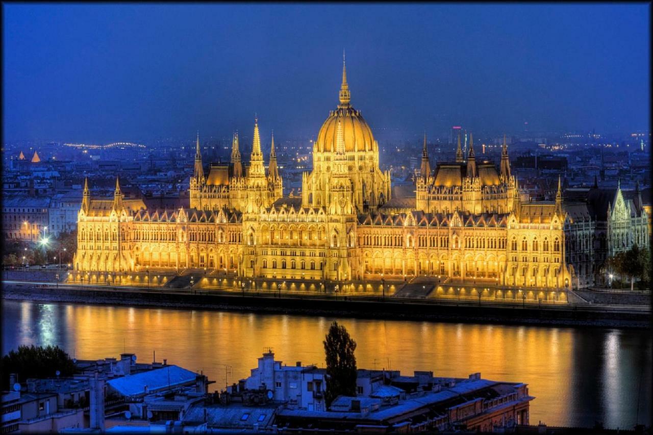 Cheerful And Cozy 2 Bedrooms 2 Bathrooms Apartment With Top Location Budapest Bagian luar foto
