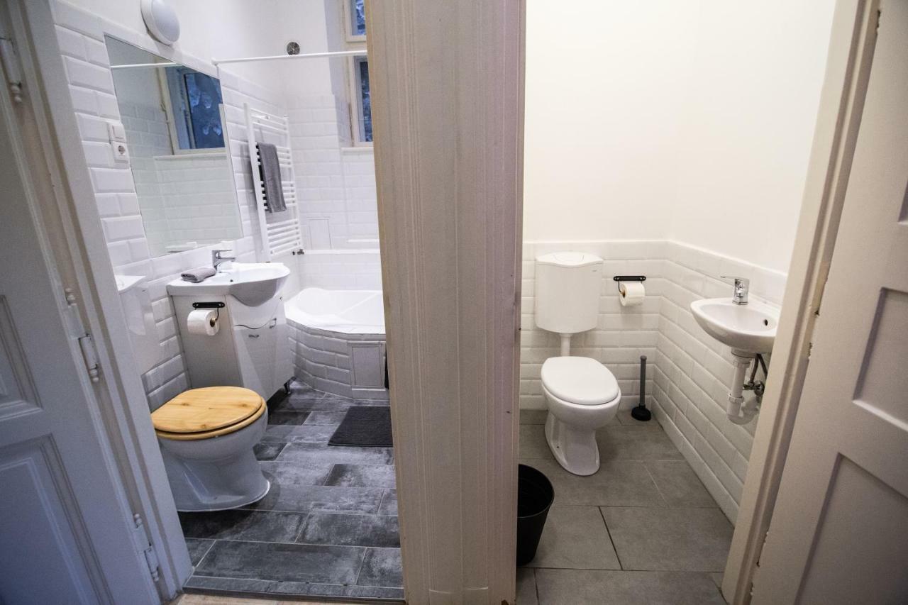 Cheerful And Cozy 2 Bedrooms 2 Bathrooms Apartment With Top Location Budapest Bagian luar foto